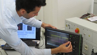 Studierender im Labor Studierender im Labor