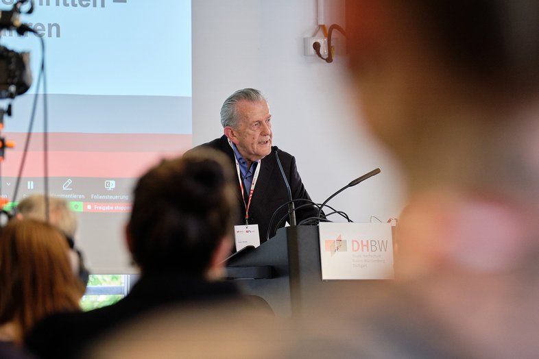 Zeitreise in die Gründungsjahre mit Prof. Dr. Wolf Rainer Wendt