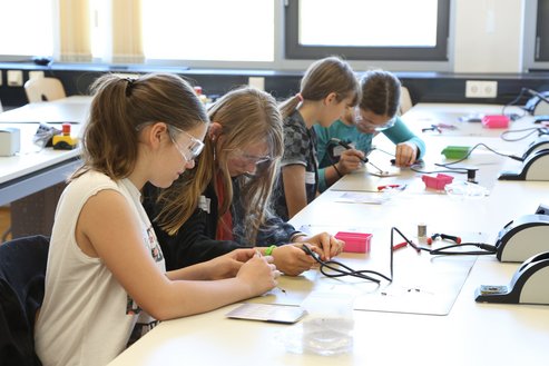 Teilnehmerinnen beim Girls' Day am Campus Horb