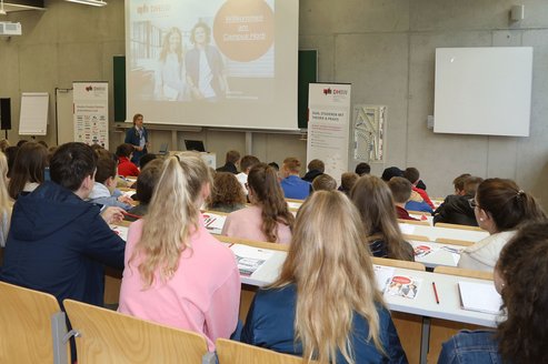 Vortrag beim Schulbesuch im Audimax