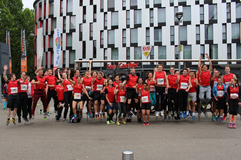 Voll motiviert: Das Team der DHBW Stuttgart beim 23. Stuttgart-Lauf