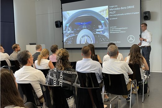 Keynote-Vortrag durch Dr. Kai Sedlaczek, Leitung Systementwicklung Automatisiertes Fahren der Mercedes-Benz AG
