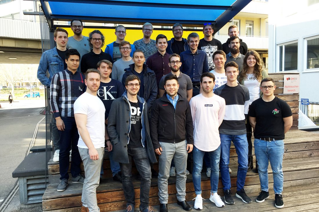 32 Studierende des Studiengangs Wirtschaftsinformatik an der DHBW Stuttgart nahmen an der Schulung zum Scrum Master teil.