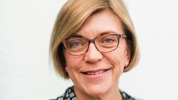 Heike Edmaier studiert Angewandte Hebammenwissenschaft- Erweiterte Hebammenpraxis an der DHBW Stuttgart. Heike Edmaier studiert Angewandte Hebammenwissenschaft- Erweiterte Hebammenpraxis an der DHBW Stuttgart.