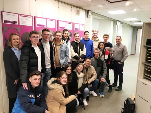Gruppenbild von Studierenden