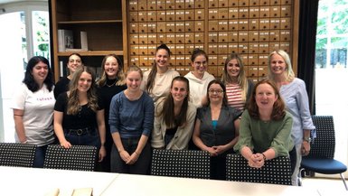 Studierende des Studiengangs Angewandte Gesundheits- und Pflegewissenschaften beim Besuch des Instituts für Geschichte der Medizin Gruppenbild