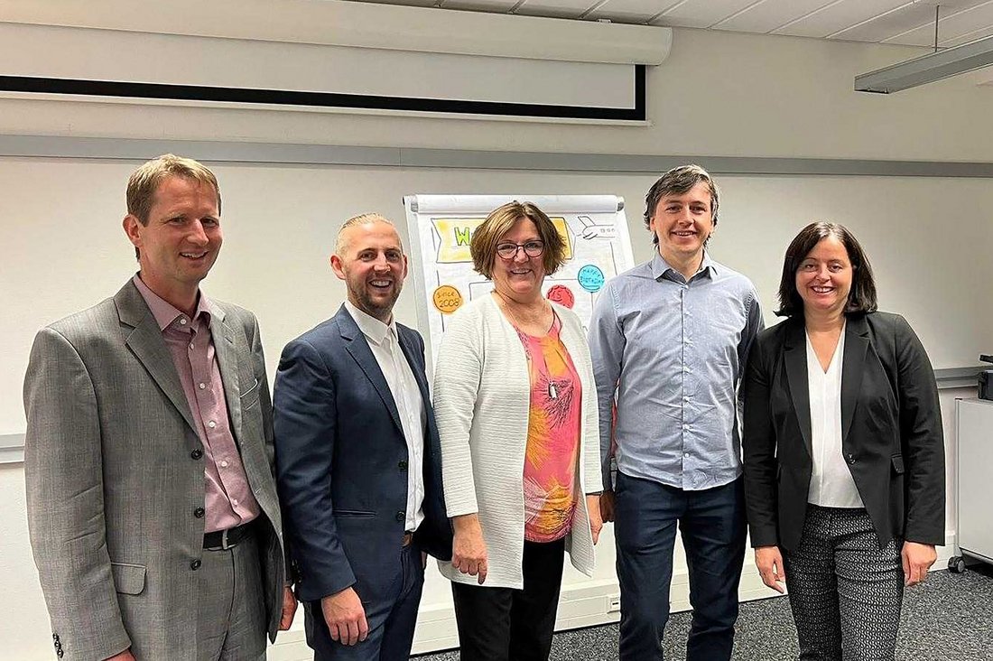 Team des ZMS beim 15jährigen Jubiläum. Friedrich Trautwein, Simon Hahn, Birgit Zürn, Tobias Alf und Isabella Fischer