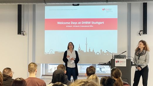 Begrüßung der Incomings durch die Leiterin des Auslandsamts Dorte Süchting-Weiß und Rektorin Prof. Dr. Beate Sieger-Hanus