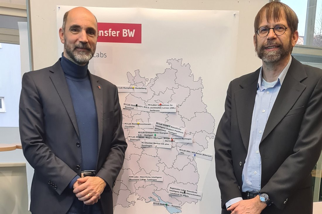 Prof. Dr. Dirk Reichardt und Prof. Dr. Thomas Kessel bei der Auftaktveranstaltung 2023 der KI-Regionallabore