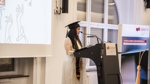 Sherihan Osman während ihrer Rede.