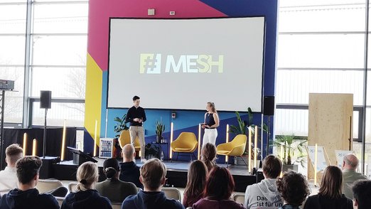 Daniel Beigel und Victoria Sauter beim Kick Off MESH23