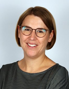Dr. Sarah Selinka