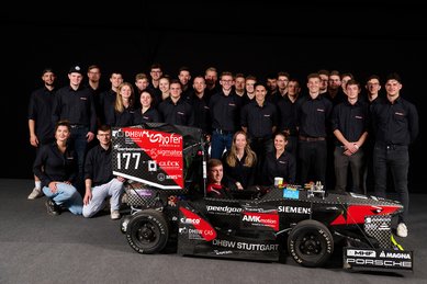 Das Formula Student Team der DHBW Stuttgart mit dem eSleek22