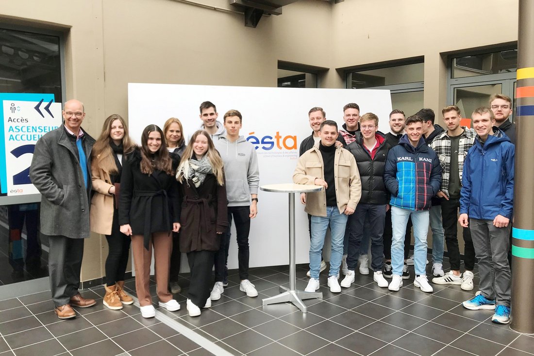 Gruppenbild von Studierenden
