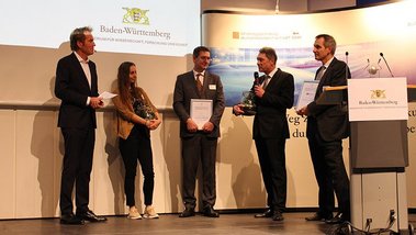 Während der Prämierungsfeier des Ideenwettbewerbs „Mobilitätskonzepte für den emissionsfreien Campus“ (Foto: DHBW Stuttgart) Während der Prämierungsfeier des Ideenwettbewerbs „Mobilitätskonzepte für den emissionsfreien Campus“ (Foto: DHBW Stuttgart)