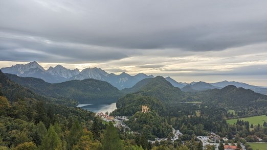 Internationale Studierende besuchen Schloss Neuschwanstein