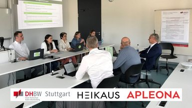 Studierende des Studiengangs Wirtschaftsingenieurwesen – Facility Management im Bietergespräch Studierende des Studiengangs Wirtschaftsingenieurwesen – Facility Management im Bietergespräch