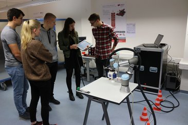 Impressionen aus der Lerninsel Cobots Impressionen aus der Lerninsel Cobots