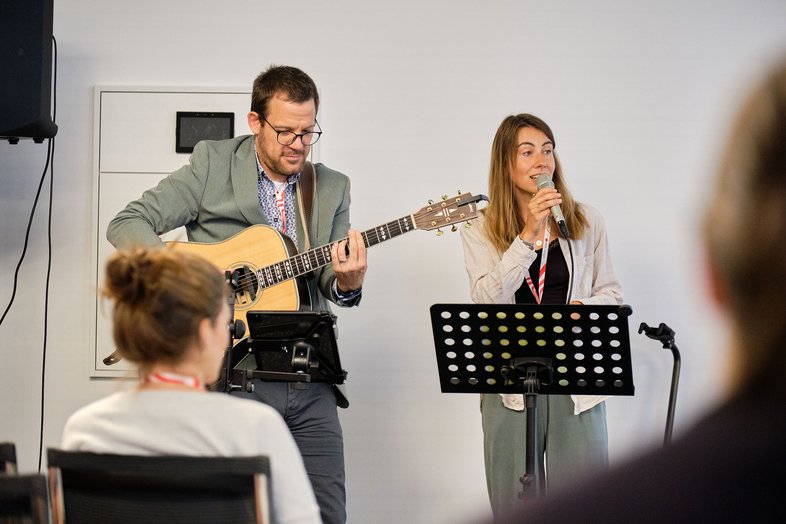 Das Duo „Dialog“ begleitete den Festakt musikalisch