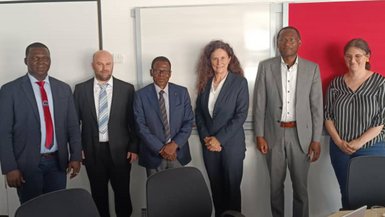 Gruppenbild mit sechs Personen