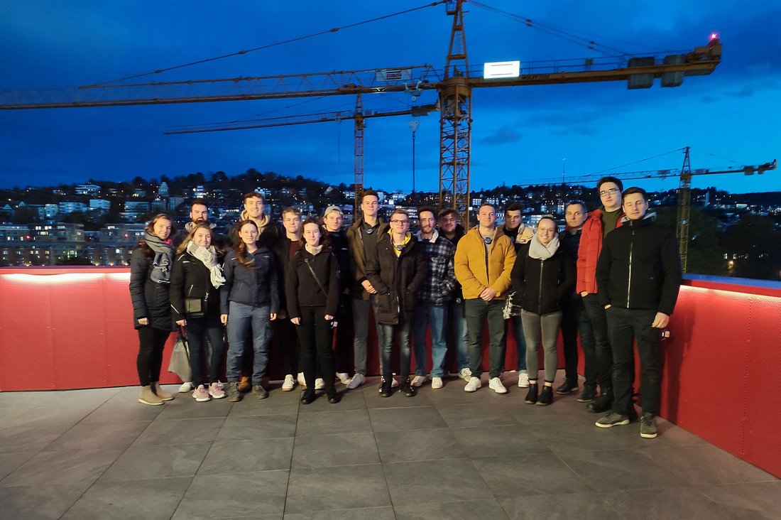 DHBW Studierende bei Exkursion des INDIS auf der Baustelle Stuttgart21