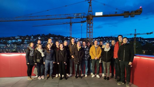 DHBW Studierende bei Exkursion des INDIS auf der Baustelle Stuttgart21