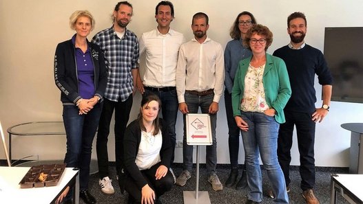 Prof. Dr. Andrea Honal, Daniel Grühn, Judit Klein-Wiele, Maximilian Schwing, Prof. Dr. Marc Kuhn, Marcella Rosenberger, Prof. Dr. Vera Döring, Robert Lahdo (v.l.n.r.) Prof. Dr. Andrea Honal, Daniel Grühn, Judit Klein-Wiele, Maximilian Schwing, Prof. Dr. Marc Kuhn, Marcella Rosenberger, Prof. Dr. Vera Döring, Robert Lahdo (v.l.n.r.)