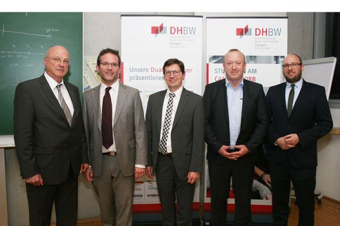 Gruppenbild beim Wirtschaftsforum Süd