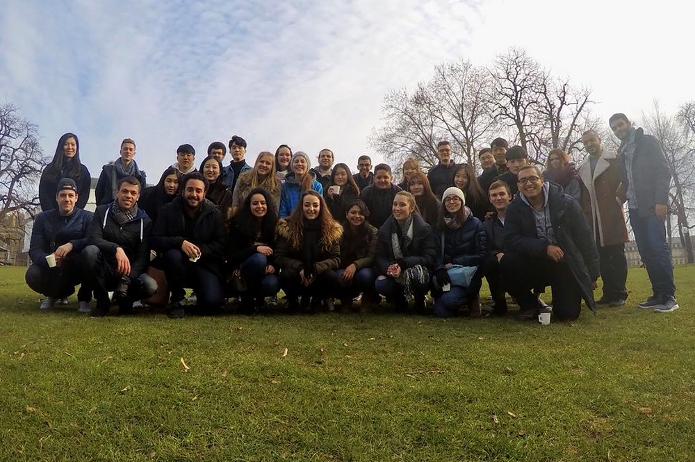 Internationale Studierende mit ihren Buddies von der DHBW Stuttgart.