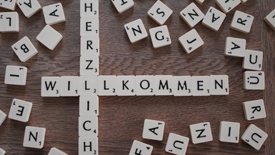 Herzlich Willkommen" heißt die DHBW Stuttgart rund 200 Studienanfänger*innen im Bereich Gesundheit Herzlich Willkommen" heißt die DHBW Stuttgart rund 200 Studienanfänger*innen im Bereich Gesundheit