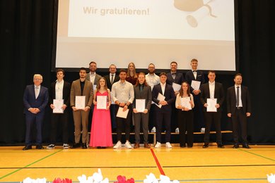 Gruppenbild des Studiengangs Maschinenbau - Kunststofftechnik