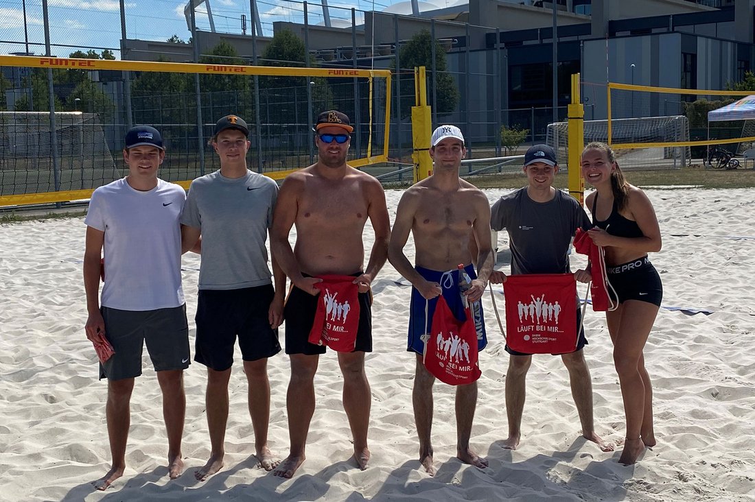 Siegerteam beim Beachvolleyballturnier an der DHBW Stuttgart