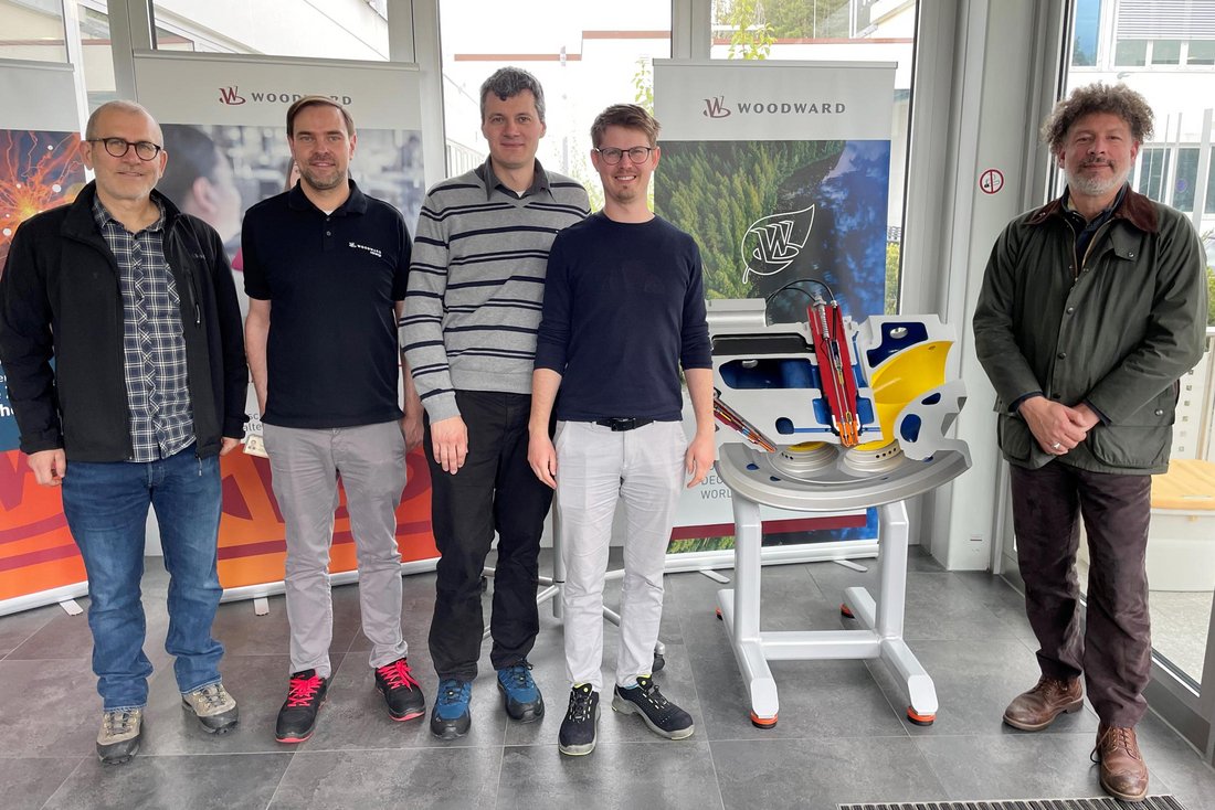 Gruppenbild des Arbeitskreis Industrielle Digitalisierung (AKID) bei Woodward L’Orange 