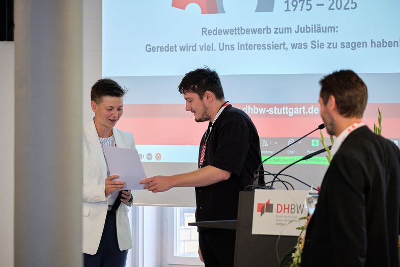 Gewinner des Redewettbewerbs Marlin Schwarz hat mit seiner Rede überzeugt