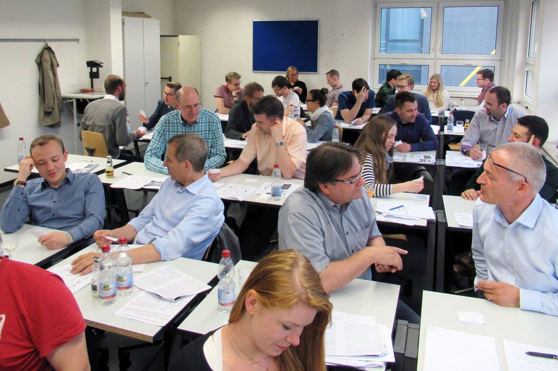 Mitglieder des Fördervereins der DHBW Stuttgart trainieren ihr Gedächtnis im Career Workshop