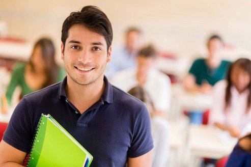 Student schaut in die Kamera