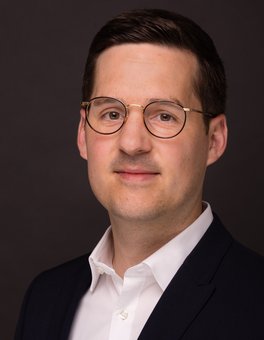 Prof. Dr. Maximilian Iselborn Prof. Dr. Maximilian Iselborn