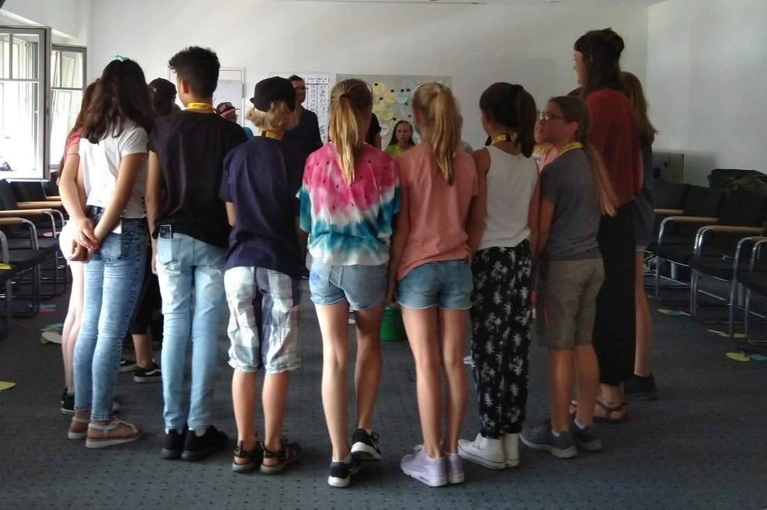 Schülerinnen und Schüler beim Planspiel-Workshop im Rathaus Stuttgart