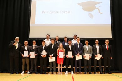 Gruppenbild des Studiengangs Elektrotechnik