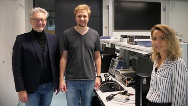 Gruppenfoto mit Bernd Hänsch-Rosenberger, Steffen Österwind (Swabian Instruments) und Prof. Dr.-Ing. Helene Kasjanow