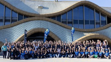 Gruppenbild vor der Stožice Arena, Ljubljana 