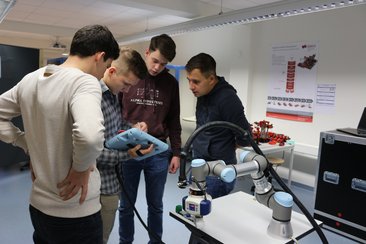 Impressionen aus der Lerninsel Cobots Impressionen aus der Lerninsel Cobots