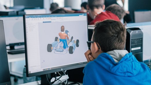 Mit professioneller CAD-Software ein Lenkrad samt Lenkstange für ein Gokart konstruieren