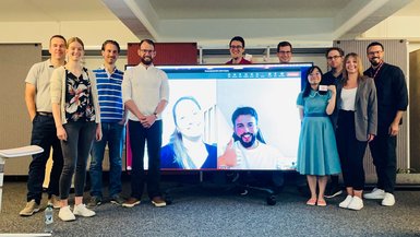 von links nach rechts: Sebastian Richter, Lena Schmidt, Johannes Ullrich, Erich Heumüller, Lisa Korte und Alen Arifi (online zugeschaltet), Florian Schaible, Marc-Daniel Moessinger, Muizzu Traub, Fabian Süß, Nadine Bisswang, Frank Beham von links nach rechts: Sebastian Richter, Lena Schmidt, Johannes Ullrich, Erich Heumüller, Lisa Korte und Alen Arifi (online zugeschaltet), Florian Schaible, Marc-Daniel Moessinger, Muizzu Traub, Fabian Süß, Nadine Bisswang, Frank Beham