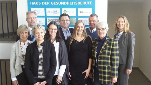 Von links nach rechts, vordere Reihe: Frau Zoller, Frau Prof. Holoch, Frau Heeskens, Frau Flaiz, Frau Eisenschink, Frau Prof. Simon, Hintere Reihe: Herr Breukmann, Herr Wagner, Herr Bechtel