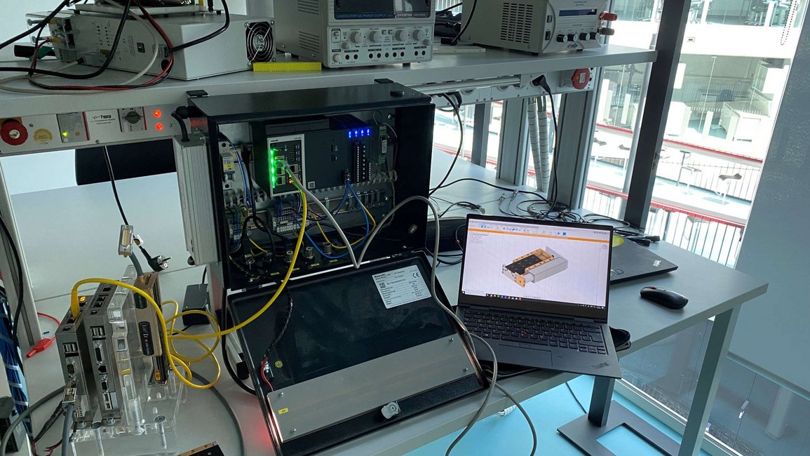 Versuchsaufbau im Labor Smart Factory Lab
