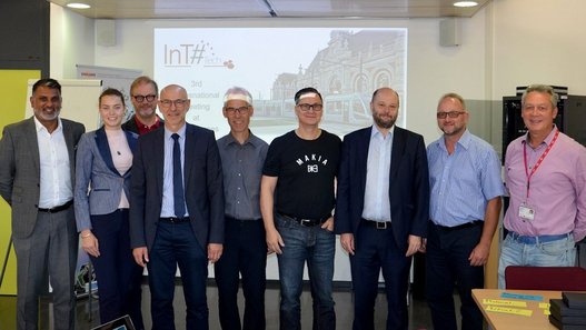 Die Teilnehmenden des Treffens in Valenciennes (v.l.): Amos Haniff, Lisa Raab, Jorma Säteri, Daniel Coutellier, Prof. Dr. Christian Götz, Markku Leino, Robin Westacott, Prof. Dr. Klaus Homann, Dominique Deneux 