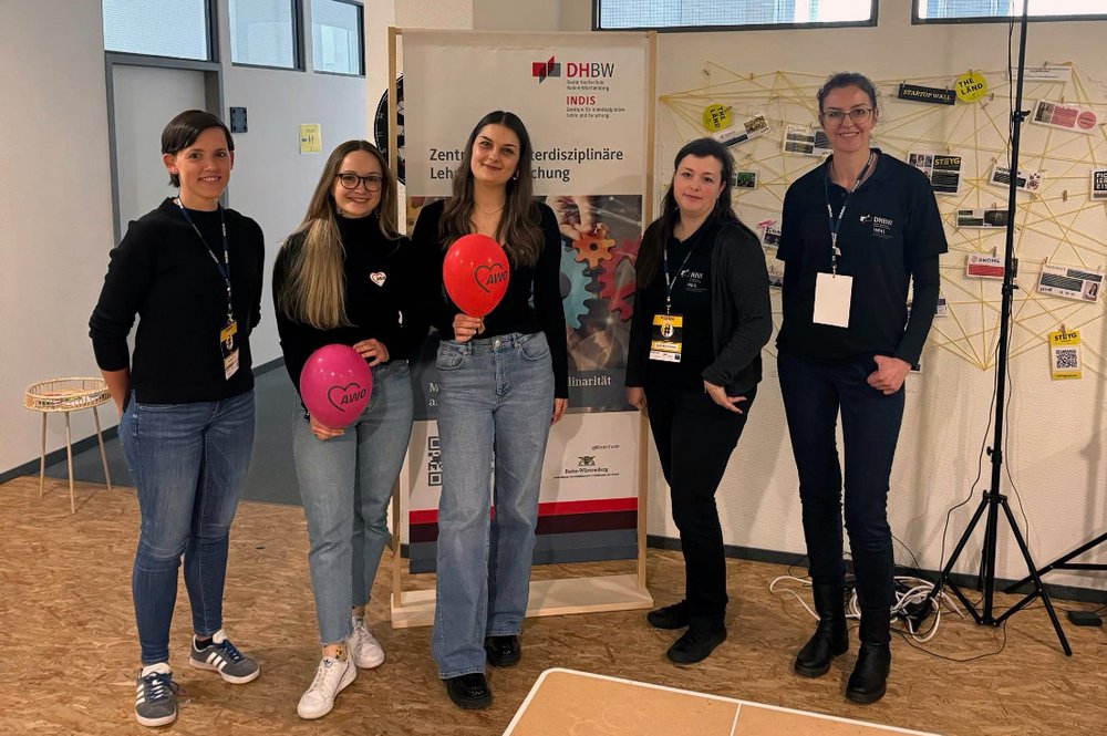 Das Siegerteam beim MESH Hackathon - Gruppenbild