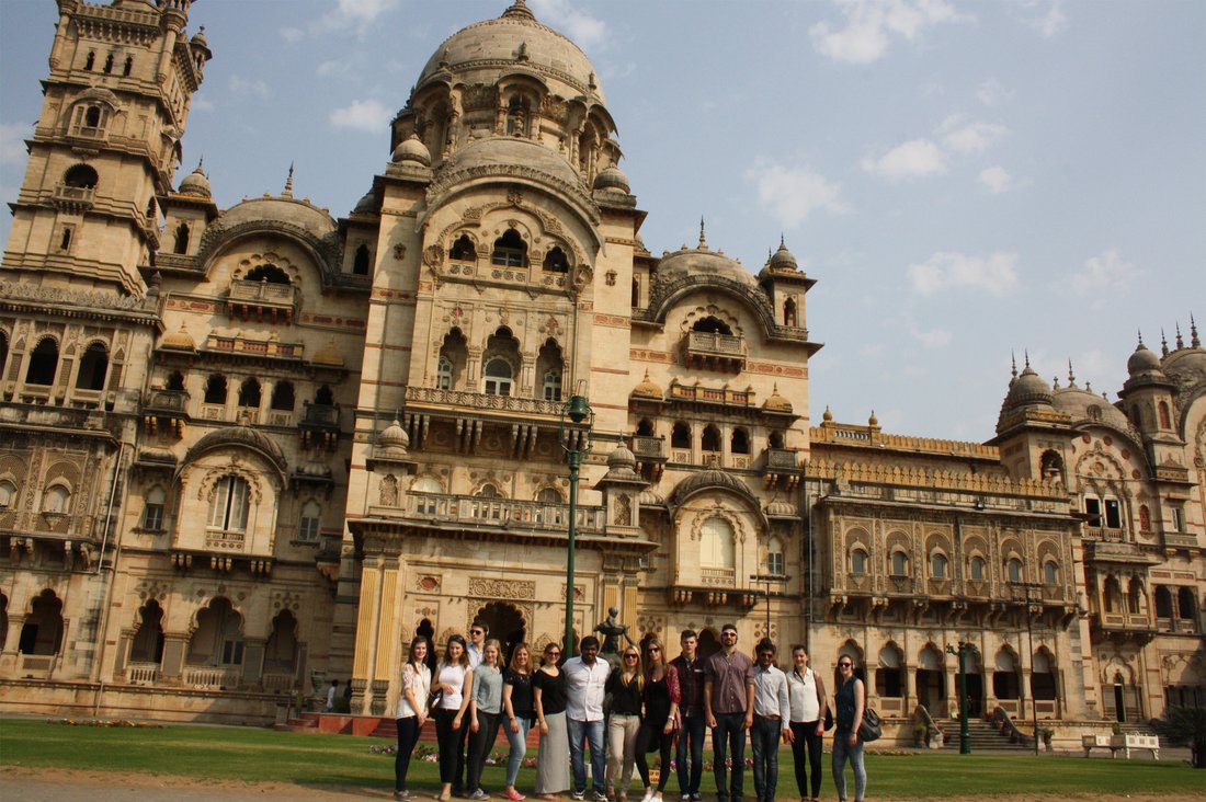 Die studentischen Herausgeber auf ihrer Indienreise.