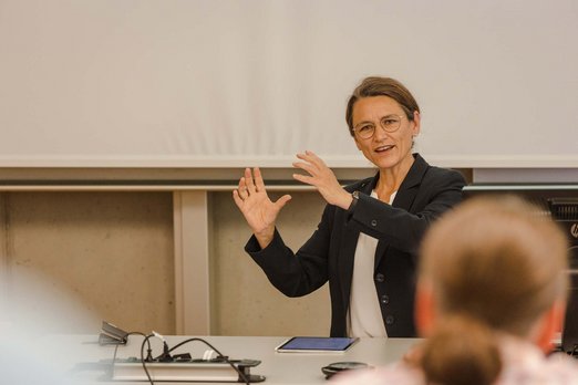 Prof.in Dr. Martina Klärle im Audimax am Campus Horb